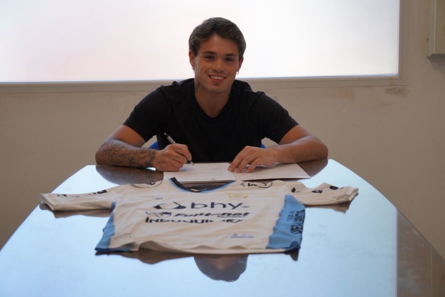 ¿EL ÚLTIMO?. Martiniano Moreno, delantero, llega procedente de Deportes Santa Cruz de Chile.