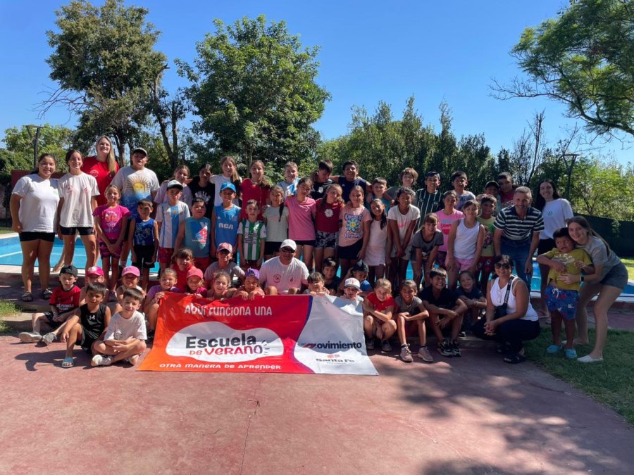 Un grupo de colonos que disfrut&oacute; de la propuesta.