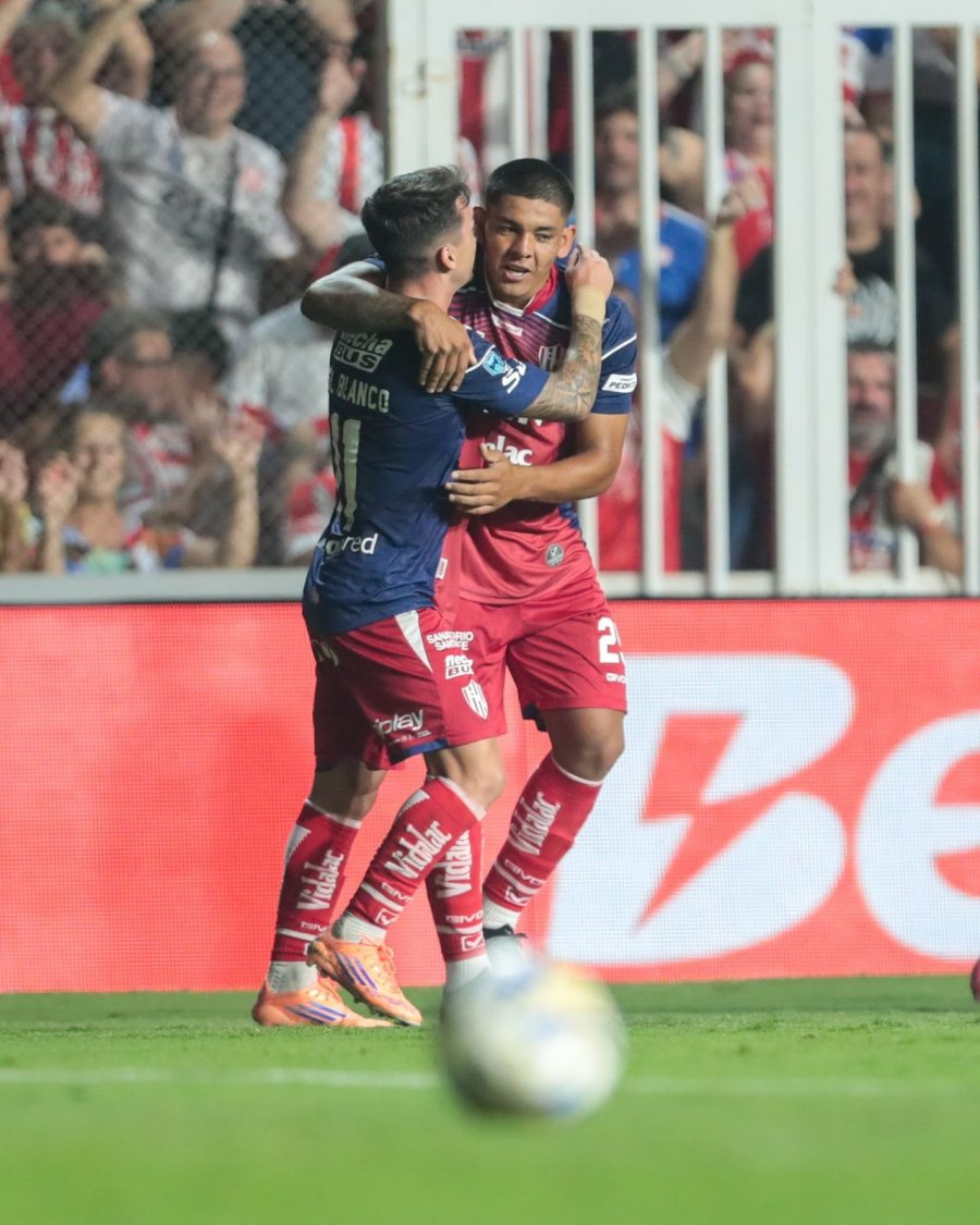 DAD. Diego Armando D&iacute;az sell&oacute; la goleada.