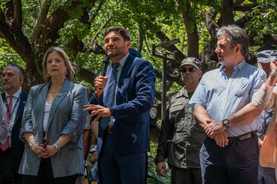 El gobernador Maximiliano Pullaro junto a los ministros de Seguridad de la Naci&oacute;n, Alejandra Monteoliva y de la Provincia, Pablo Cococcioni.