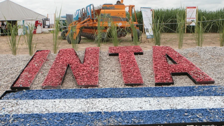 La reestructuraci&oacute;n en el INTA pasa por vender tierras y achicar la planta con retiros voluntarios.