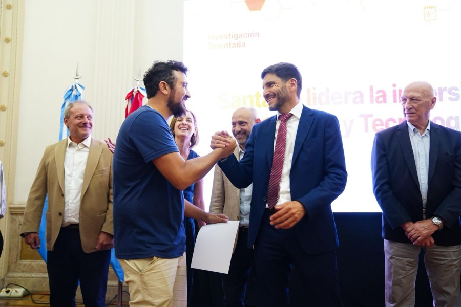 El gobernador Pullaro destac&oacute; la apuesta provincial por la investigaci&oacute;n, las universidades y el desarrollo productivo en un contexto nacional adverso para el sistema cient&iacute;fico.