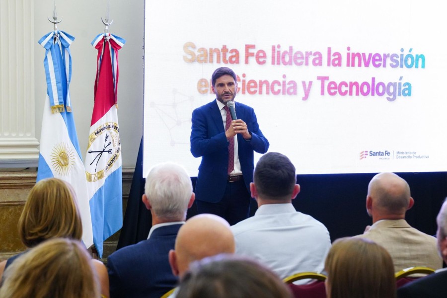 "Santa Fe se destaca porque puede mostrar otro camino basado en la cooperaci&oacute;n p&uacute;blico-privada y en el conocimiento como motor de desarrollo", dijo Pullaro. (FOTO SCS)