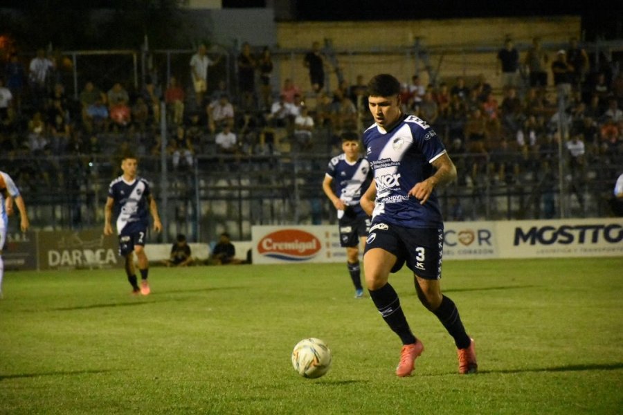 POR IZQUIERDA. Ramiro Contrera, lateral volante de Ben Hur.
