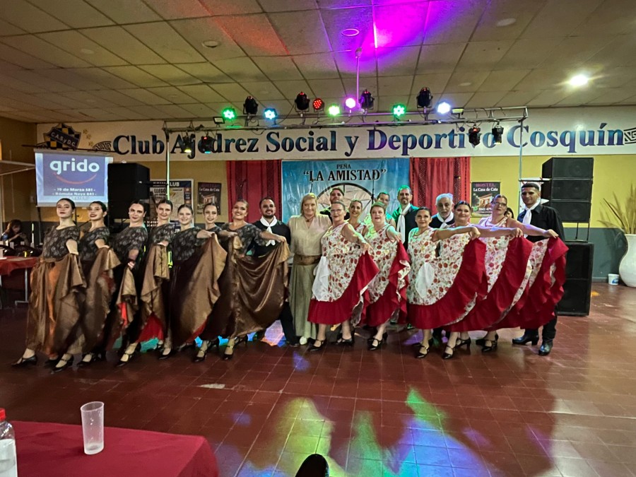 DANZAS SISAYAY. El grupo rafaelino se present&oacute; en el Festival Nacional de Folklore de Cosqu&iacute;n.