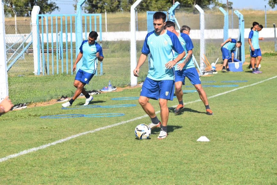 PREPARACI&Oacute;N. La Crema transita sus &uacute;ltimos d&iacute;as de pretemporada rumbo a la Primera Nacional 2026.