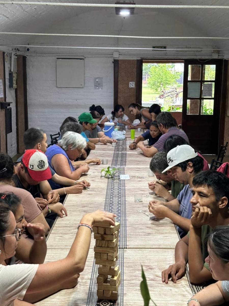 Es un programa que se desarrolla de lunes a viernes en el natatorio municipal El Ceibo.