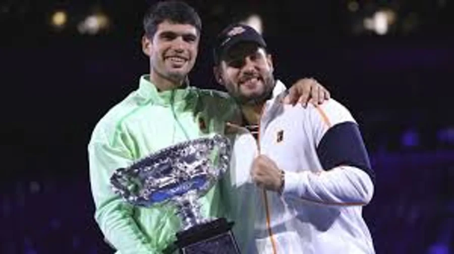 Carlos Alcaraz junto a su hermano &Aacute;lvaro.