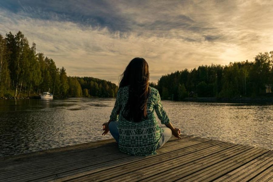 Nirvana es una palabra que proviene del s&aacute;nscrito y significa "apagado". Es un concepto fundamental en las religiones del hinduismo, el jainismo y el budismo, referido al estado supremo de felicidad.