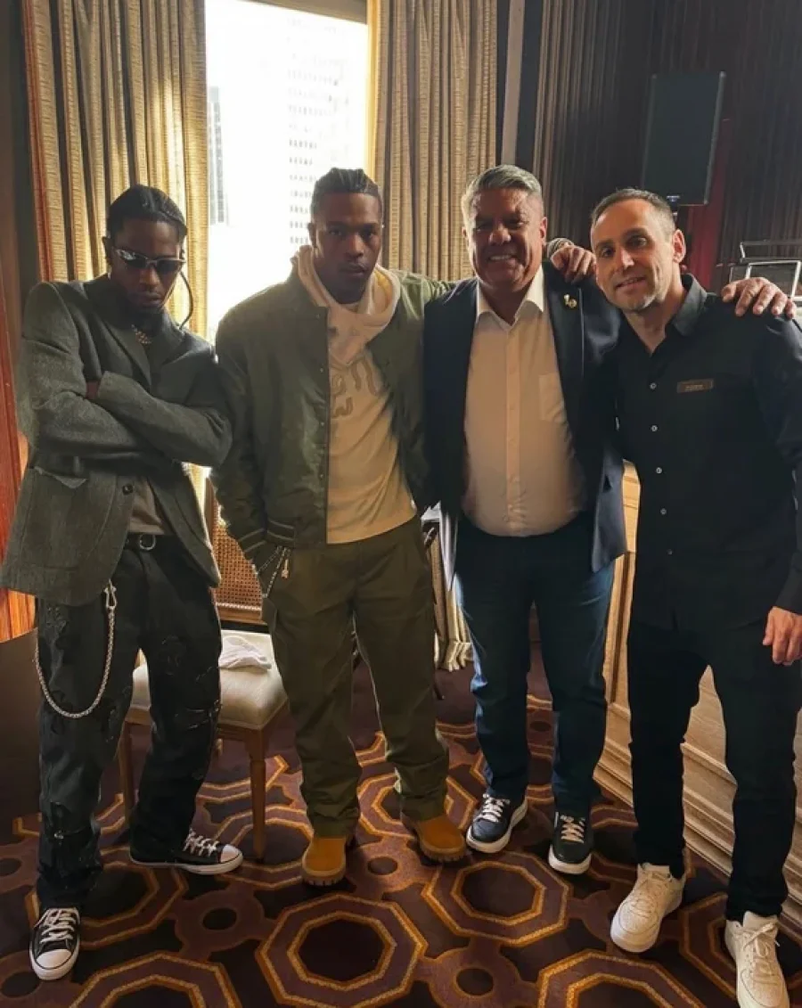 Tapia con Travis Scott y Lil Baby.