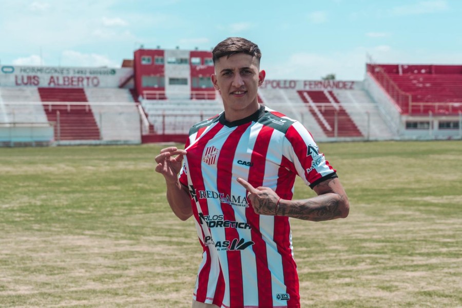 OPCION. Vanega afirm&oacute; que "estoy jugando m&aacute;s como central".