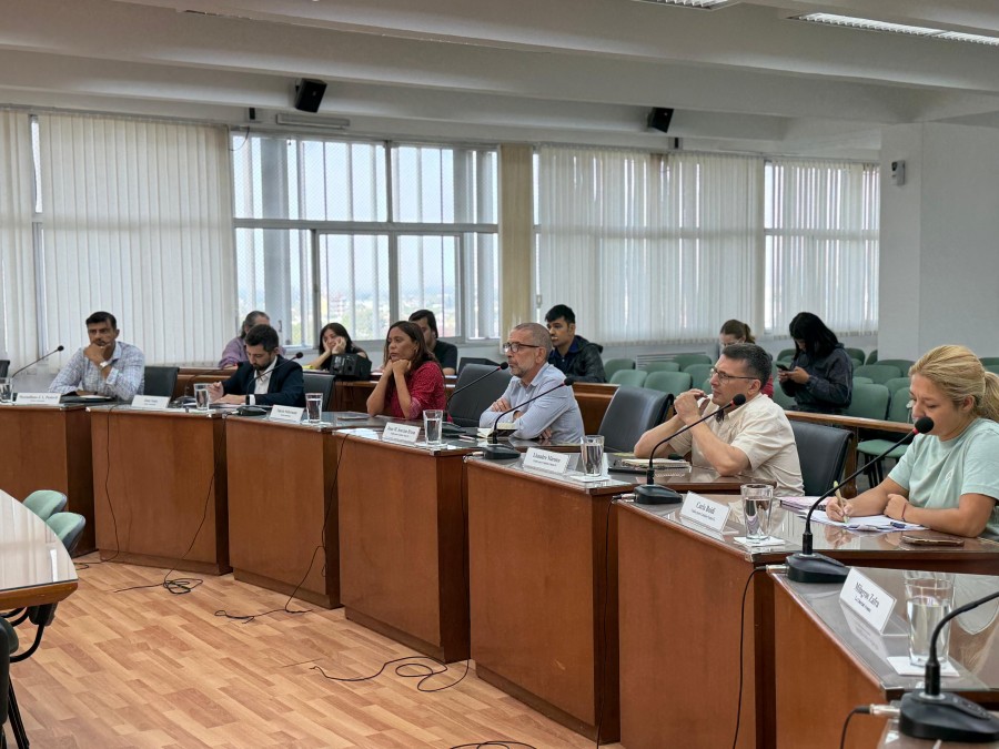 Los concejales participaron de la reuni&oacute;n informativa con el titular del IMV, Pierluigi Chiatti. (PRENSA CONCEJO)