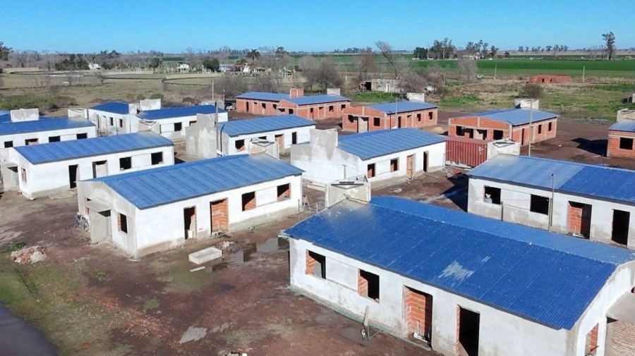 &ldquo;Celebramos esta decisi&oacute;n impulsada por el gobernador Pullaro porque aqu&iacute; en San Jorge hac&iacute;a 15 a&ntilde;os que no se realizaba ning&uacute;n programa habitacional", record&oacute; Enrico.