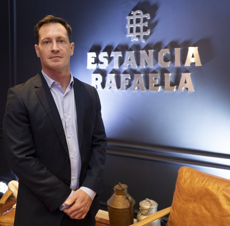 APERTURA. El gerente General de Rafaela Alimentos, Juan Lagrutta, en la carnicer&iacute;a boutique de San Isidro.