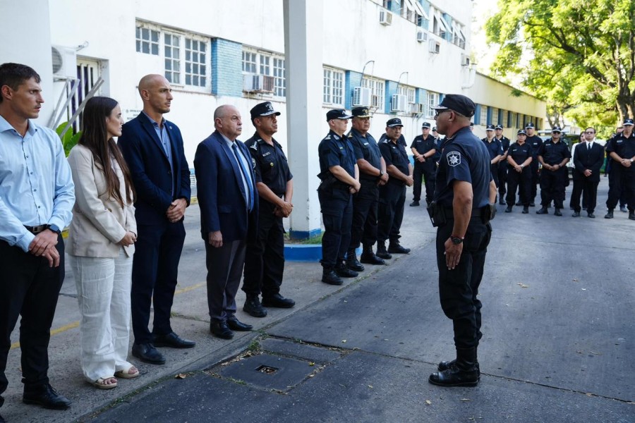 El acto en el que Vill&aacute;n asumi&oacute; como jefe de Polic&iacute;a de Rosario fue presidido por el secretario de Seguridad, Omar Pereira. (FOTO SCS)
