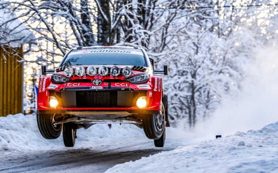 Takamoto Katsuta lidera el dominio de Toyota en la nieve de Suecia.
