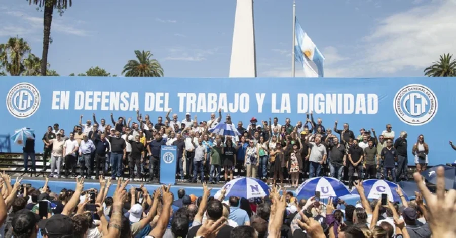 La CGT planea convocar a un paro antes de que Diputados trate el proyecto de reforma laboral que ya tiene media sanci&oacute;n del Senado.