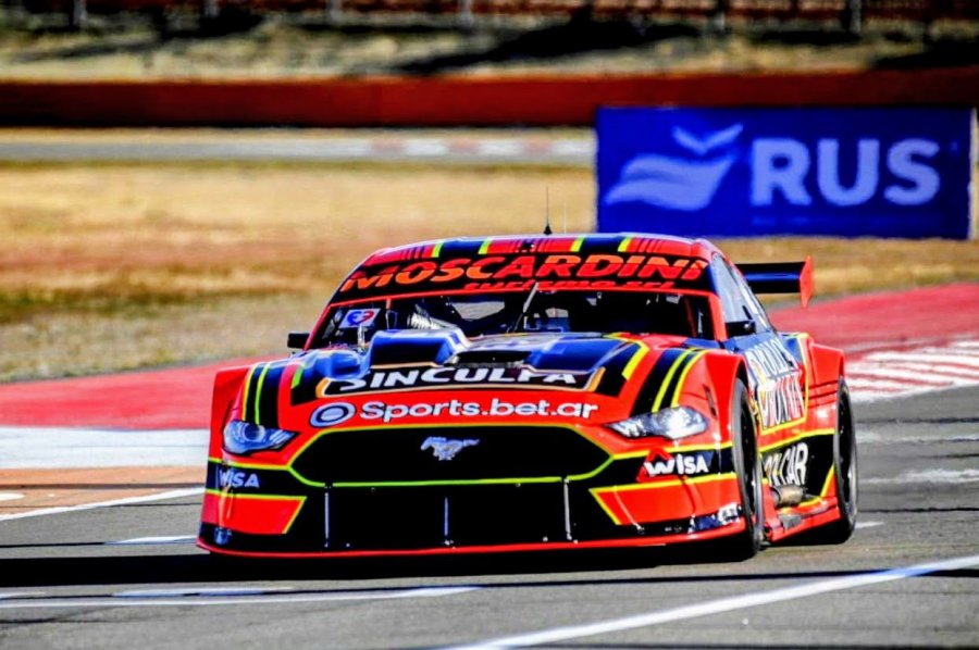 Nicol&aacute;s Moscardini se qued&oacute; con la pole en su debut en el Turismo Carretera.