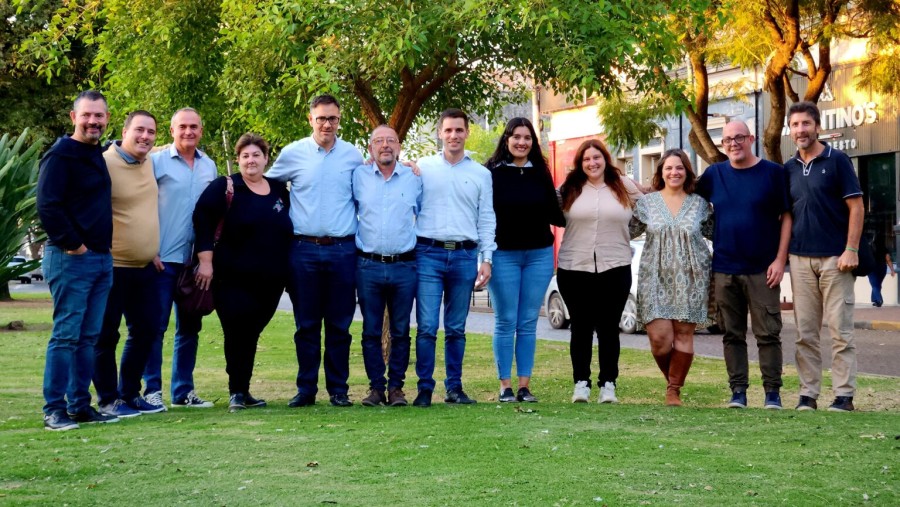 El intendente Viotti cuando present&oacute; la lista definitiva de candidatos a concejales para las elecciones del 29 de junio del a&ntilde;o pasado.