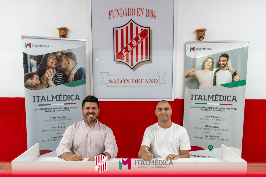 El gerente Regional de ITALM&Eacute;DICA, Alan Abad y el presidente de Club 9 de Julio, Lucas Astrada.