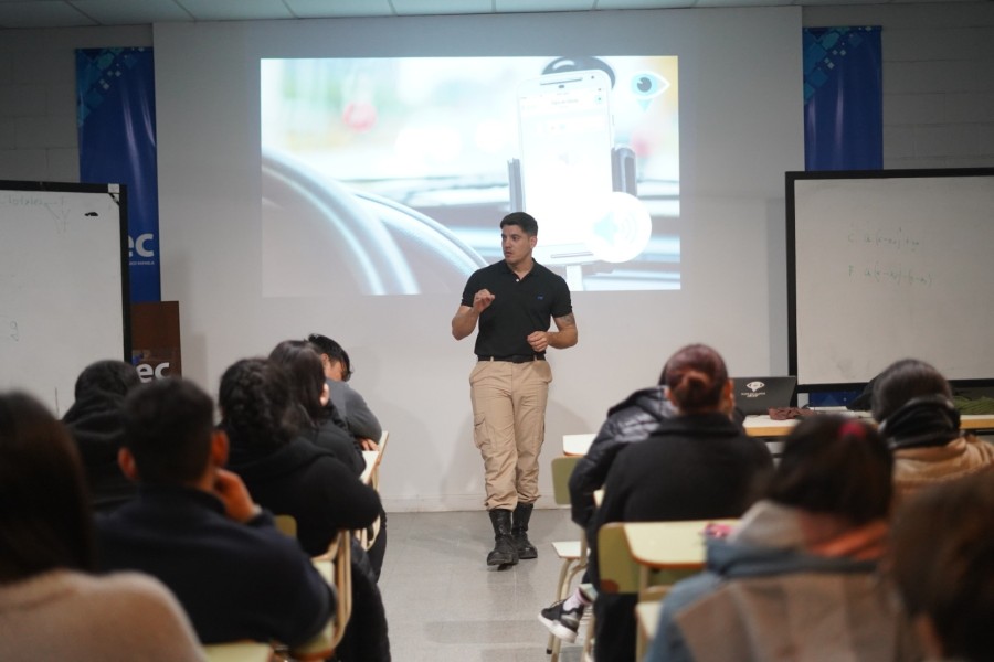 El programa Ojos en Alerta lleg&oacute; a las instituciones educativas de la ciudad.