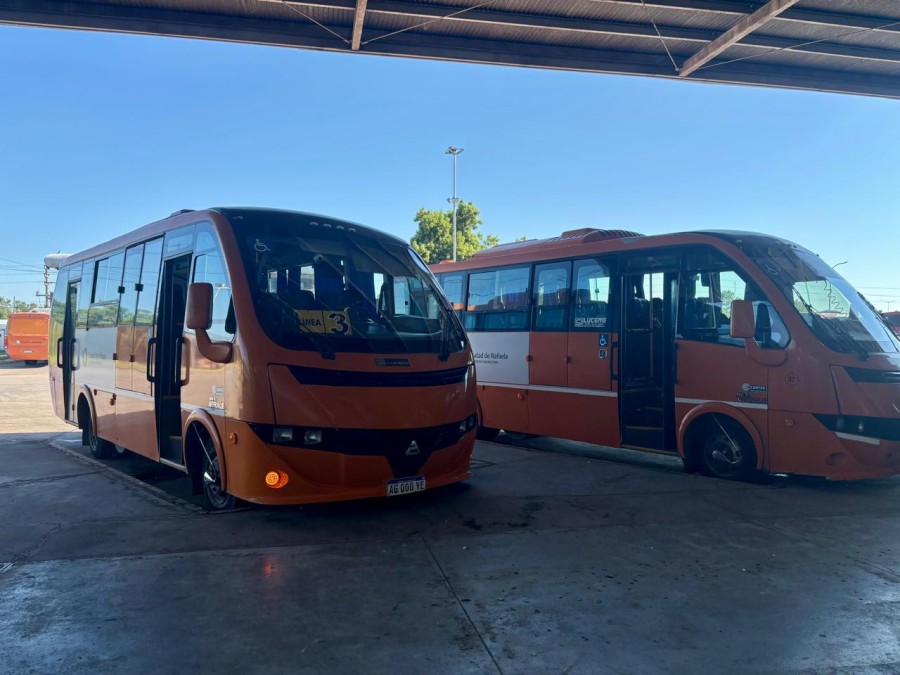 Este jueves no circular&aacute;n los minibuses del transporte urbano de pasajeros a ra&iacute;z del paro de la CGT. (FOTO ARCHIVO)