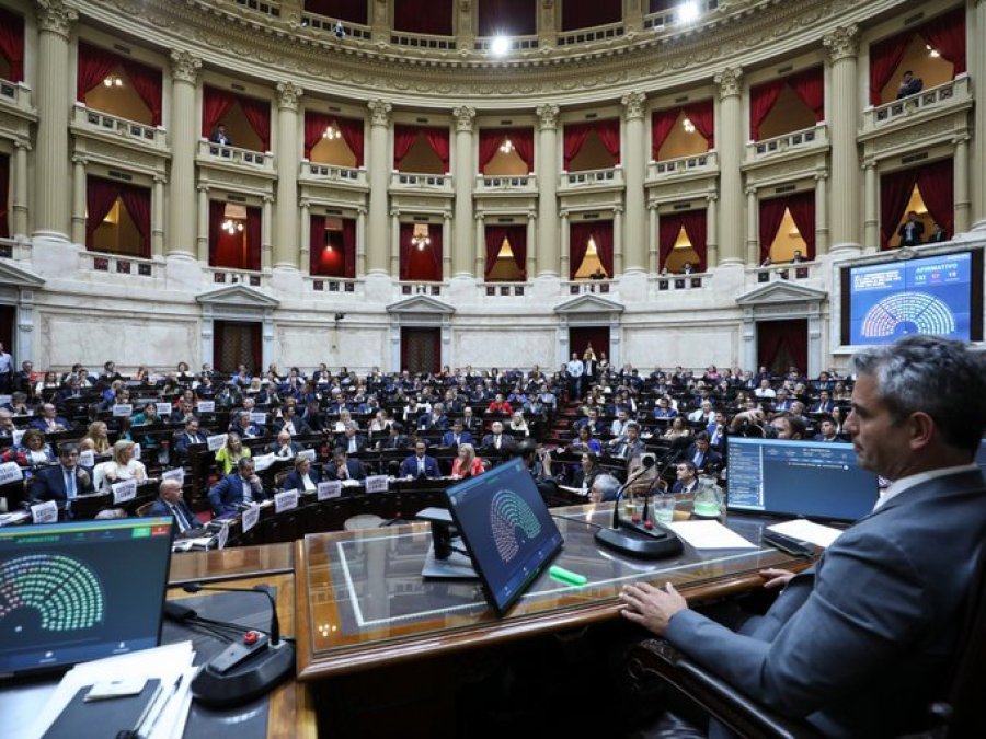 El presidente de la C&aacute;mara de Diputados, Mart&iacute;n Menem, logr&oacute; reunir qu&oacute;rum con lo justo para tratar la reforma laboral.
