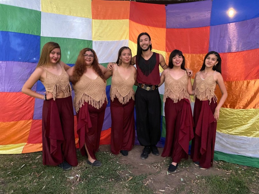 Folklore en el Anfiteatro.