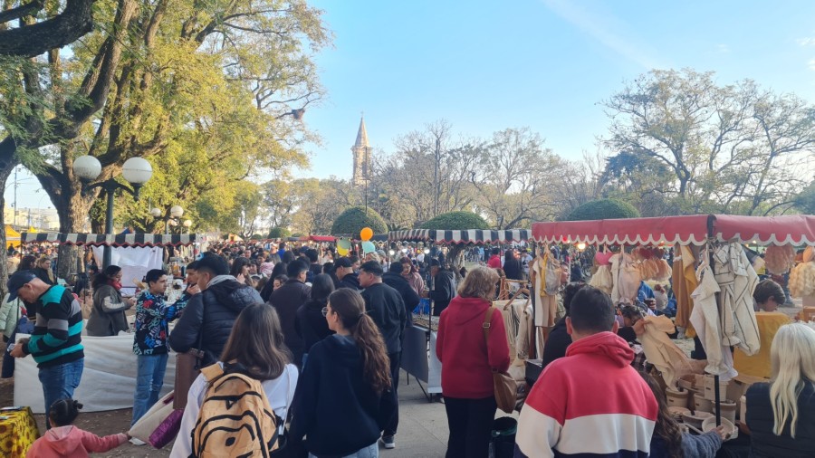 Las personas interesadas deber&aacute;n completar el formulario correspondiente.