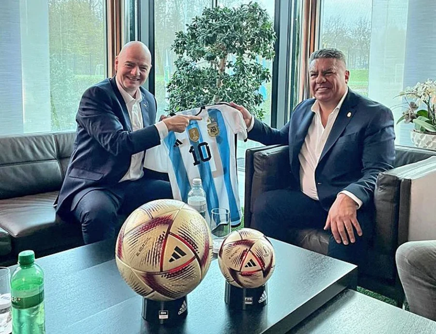 MISIONES OFICIALES. El presidente de AFA tendr&aacute; pronto encuentros con Infantino y otras autoridades.