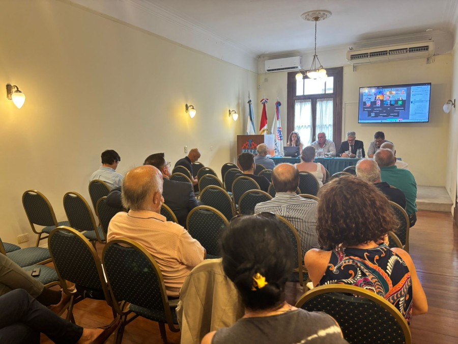 El Consejo Directivo de FISFE se reuni&oacute; el lunes en Rosario bajo la conducci&oacute;n del presidente, Javier Mart&iacute;n.
