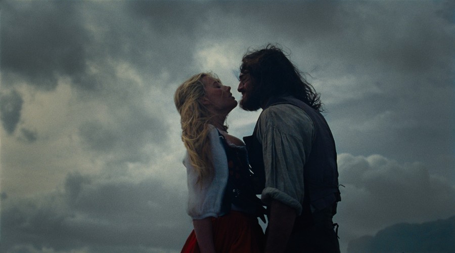 CATHY Y HEATHCLIFF. Su pasi&oacute;n se convierte de rom&aacute;ntica a embriagadora.