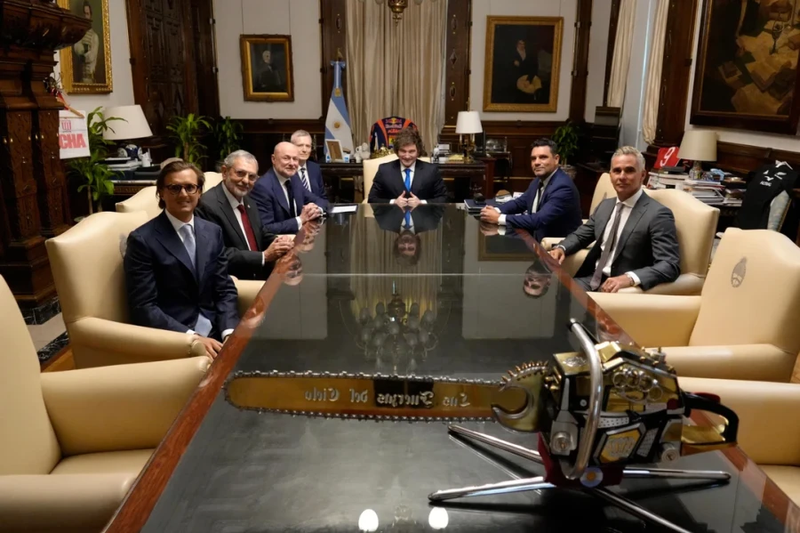 El presidente Javier Milei se reuni&oacute; con directivos de Breitling S.A. en la Casa Rosada.