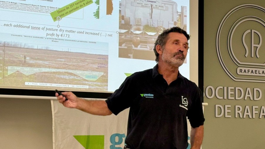 Mart&iacute;n Bigliardi, integrante del &aacute;rea de Investigaci&oacute;n y Desarrollo de la empresa Gentos, al disertar en la Sociedad Rural de Rafaela.