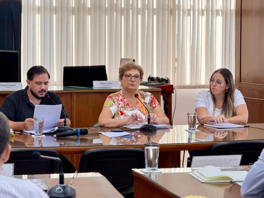 LUNES DE COMISION. Mabel Fossatti, presidenta del Concejo Municipal, dio el puntapi&eacute; inicial del a&ntilde;o legislativo 2026 del Concejo Municipal.