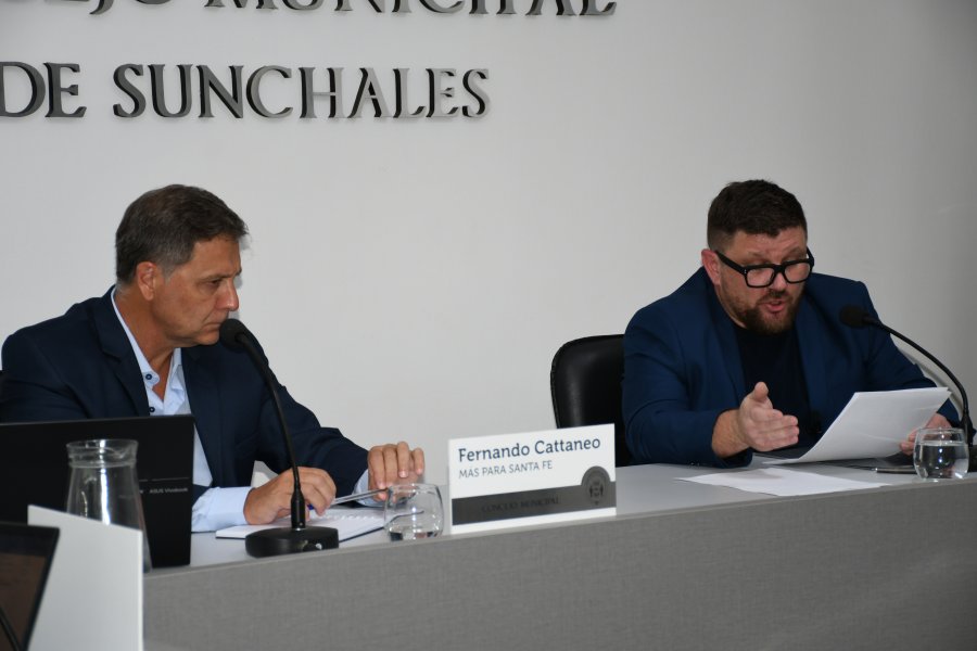 Fernando Cattaneo y Pablo Pinotti , anoche , en el Concejo.