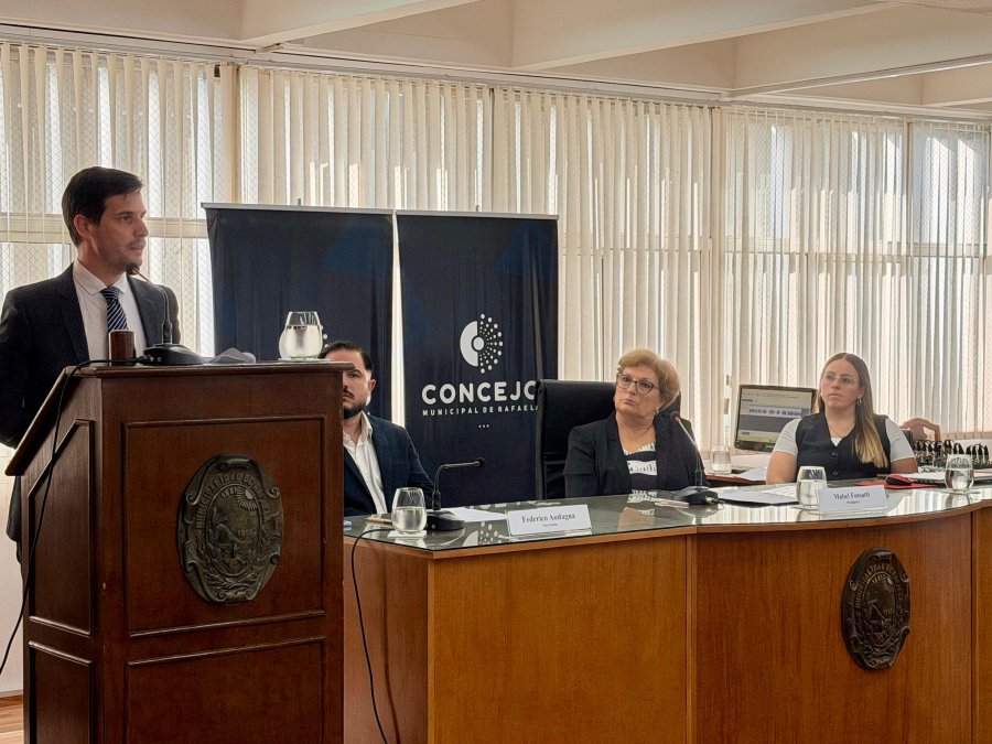 DISCURSO. El intendente Viotti realiz&oacute; un balance de su gesti&oacute;n y anticip&oacute; desaf&iacute;os futuros.