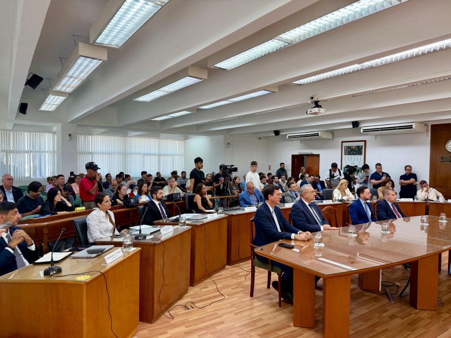 DEBATE. Hubo duros cruces entre los bloques ante supuestas irregularidades durante la primera sesi&oacute;n ordinaria del a&ntilde;o del Concejo Municipal.