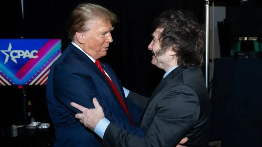 Javier Milei y Donald Trump a los abrazos en el CPAC.