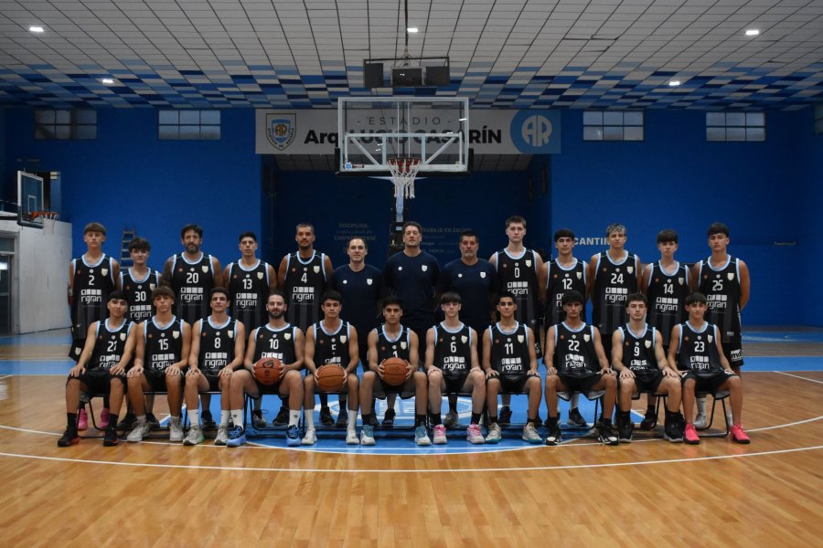PLANTEL COMPLETO. Listo para salir a la cancha este domingo.