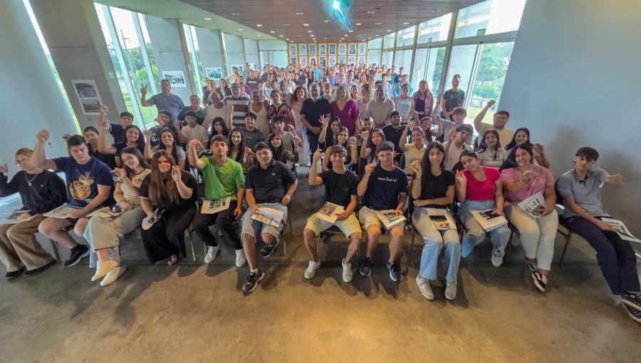 Los ingresantes junto a sus familias el s&aacute;bado pasado durante el acto de bienvenida.