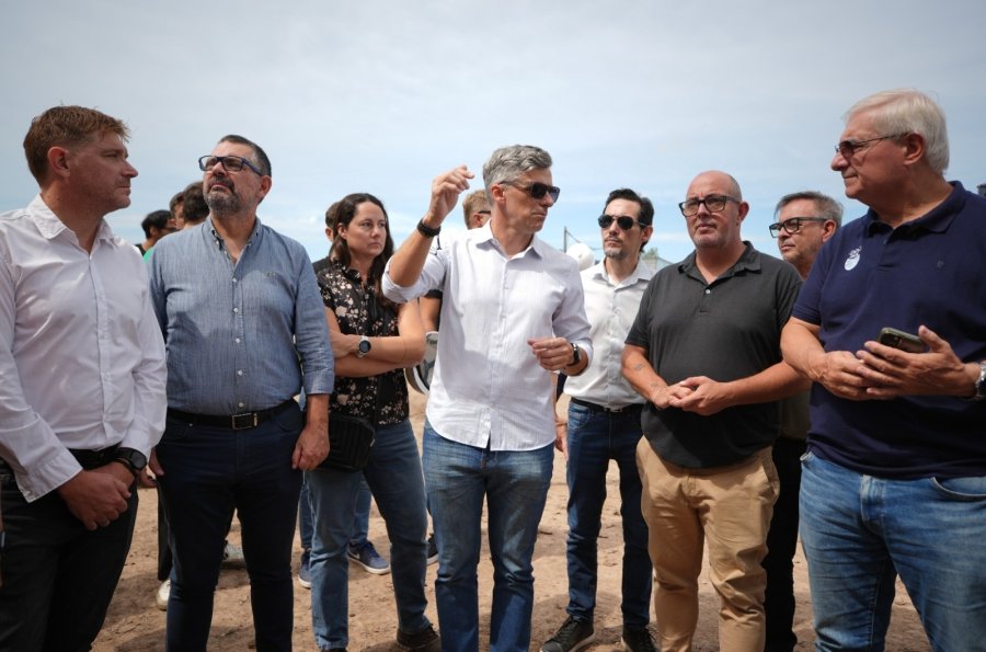 RECORRIDA. Las autoridades que estuvieron observando las obras y espacios que formar&aacute;n parte de los Juegos Suramericanos Santa Fe 2026.
