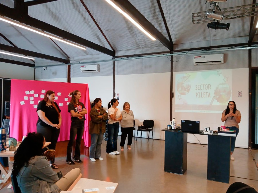 Este dispositivo forma parte de las pol&iacute;ticas p&uacute;blicas locales orientadas a garantizar el derecho a la educaci&oacute;n.
