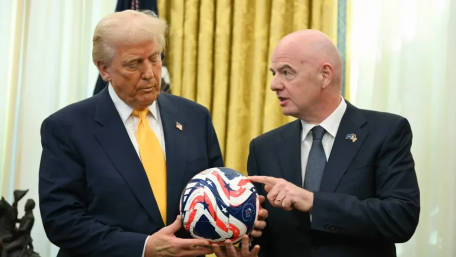 Trump junto a Infantino, el presidente de la FIFA.