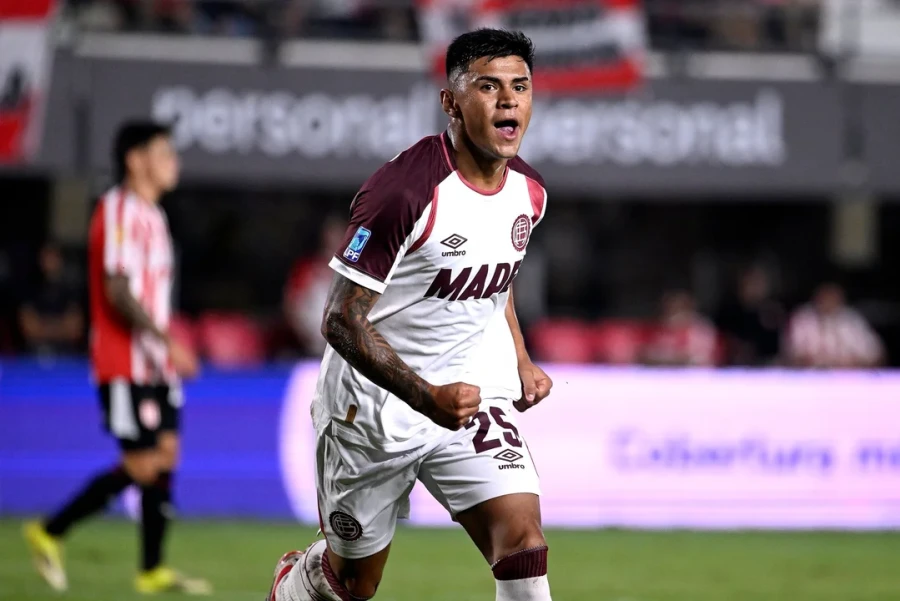 GOLEADOR. Dylan Aquino, clave en el resultado.