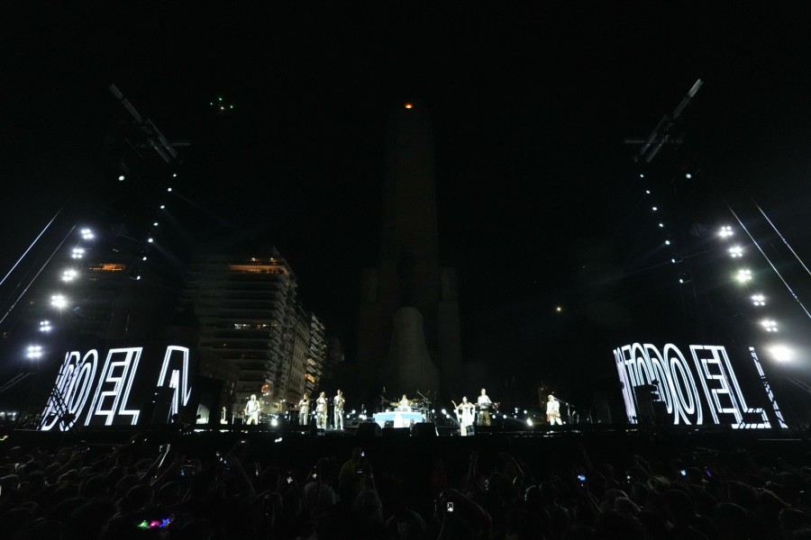 Rosario y su Monumento a la Bandera se vistieron de fiesta para recibir a uno de sus hijos dilectos, Fito P&aacute;ez. (FOTO SCS)