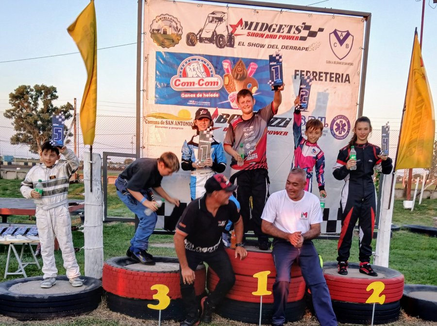 El podio de la primera final del a&ntilde;o de la categor&iacute;a Mini Power.