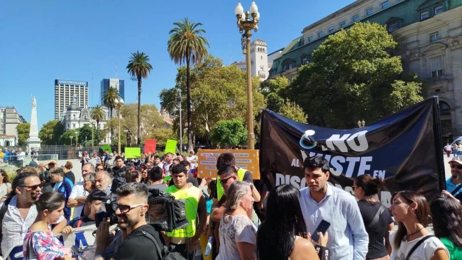 Familiares y prestadores del &aacute;rea de discapacidad le solicitan al Gobierno Nacional saldar sus deudas.