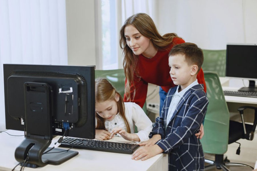 El aprendizaje digital se refiere al proceso de adquirir conocimientos, habilidades y competencias utilizando tecnolog&iacute;as digitales.
