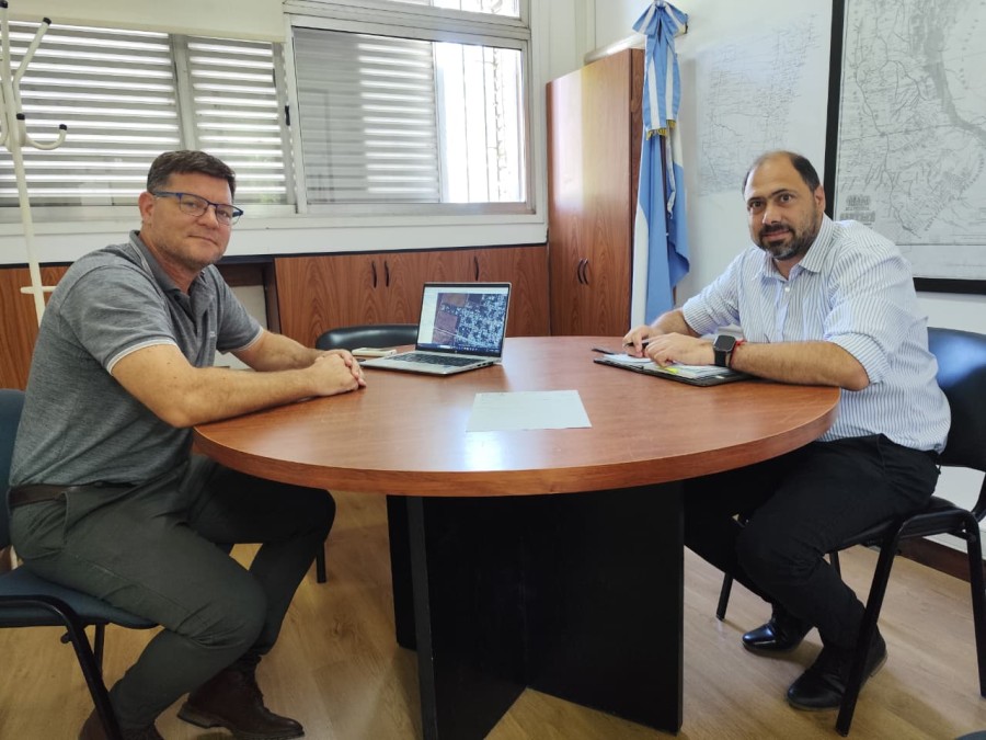 GESTI&Oacute;N Jonatan Roberto y Jos&eacute; Barbero durante el encuentro.